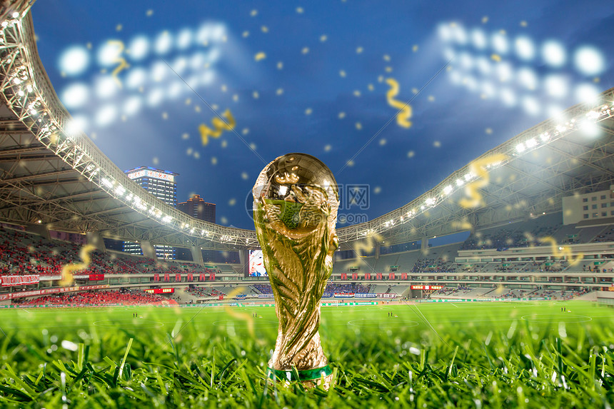 热刺全队已经抵达韩国，孙兴慜、梁民革举韩国国旗合照