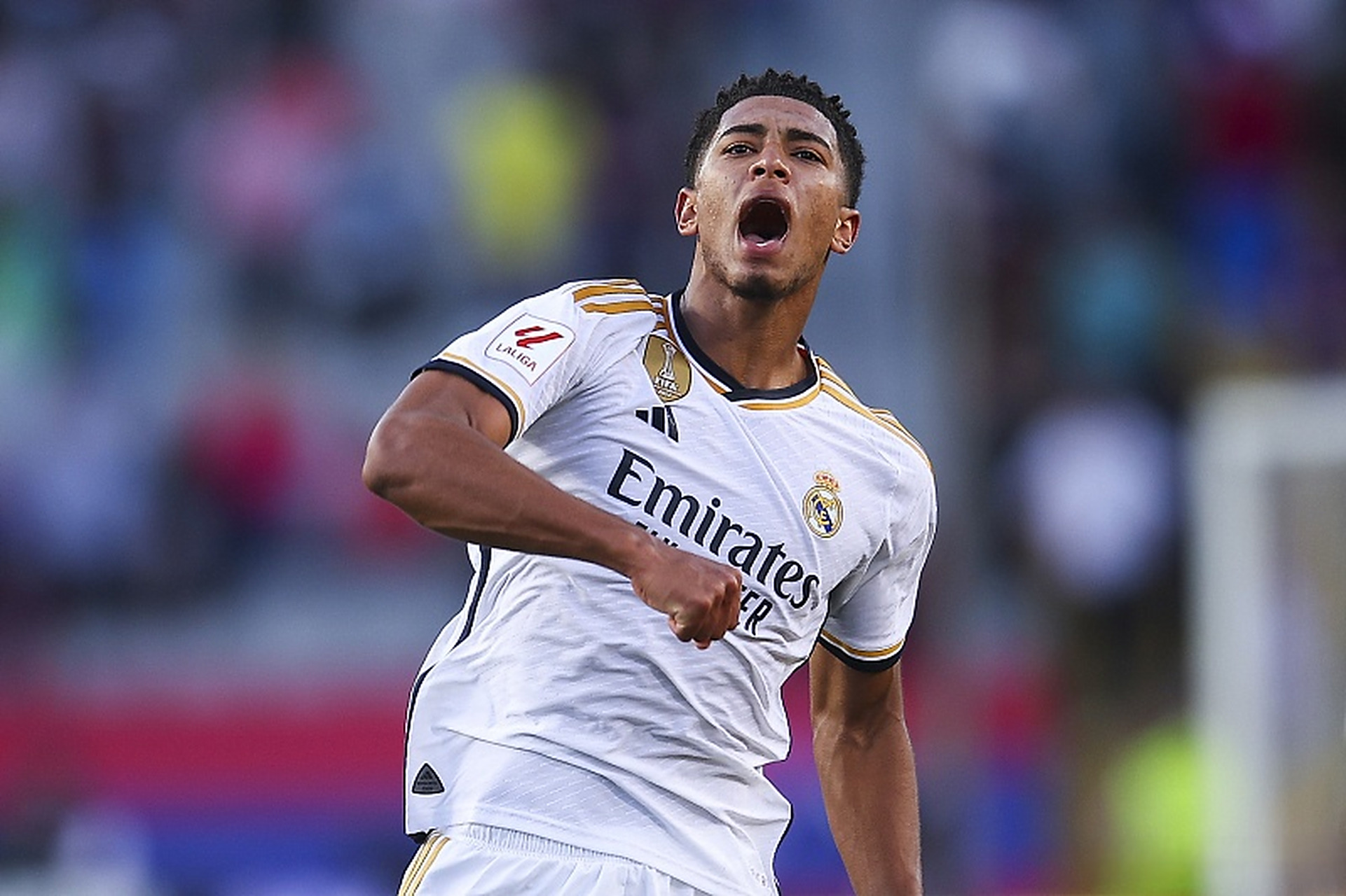 足坛一夜动态：曼城豪取19连胜，巴萨逆转马竞，纽卡热刺互相伤害