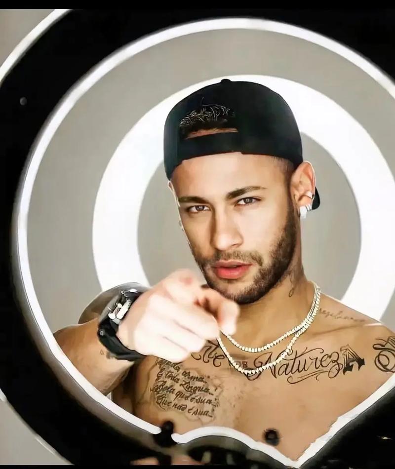 德国U21主帅：比朔夫将佩戴队长袖标；未来两场卡尔都出场