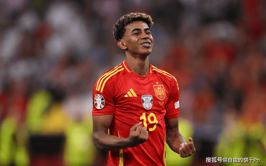 双响助塞内加尔取得非洲杯开门红，雅克松当选全场最佳球员（雅克松梅开二度助塞内加尔非洲杯首战告捷，荣膺全场最佳）