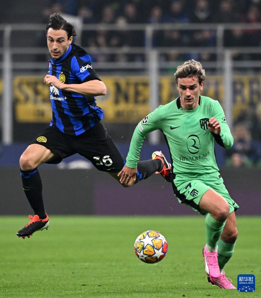 中超赛季刚落幕，成都蓉城连传三喜，明年争冠希望大增（中超刚收官，成都蓉城三喜临门，来年冲冠更有戏）