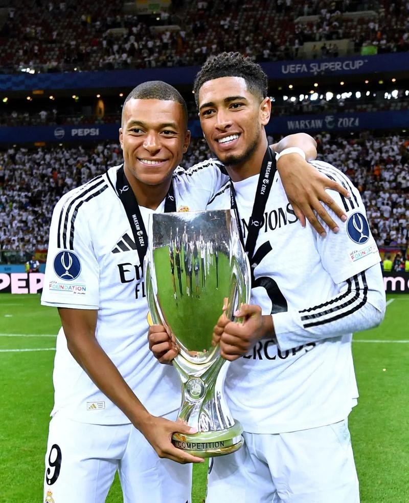 大连英博向上海海港发贺信：祝贺海港夺得2025赛季中超冠军