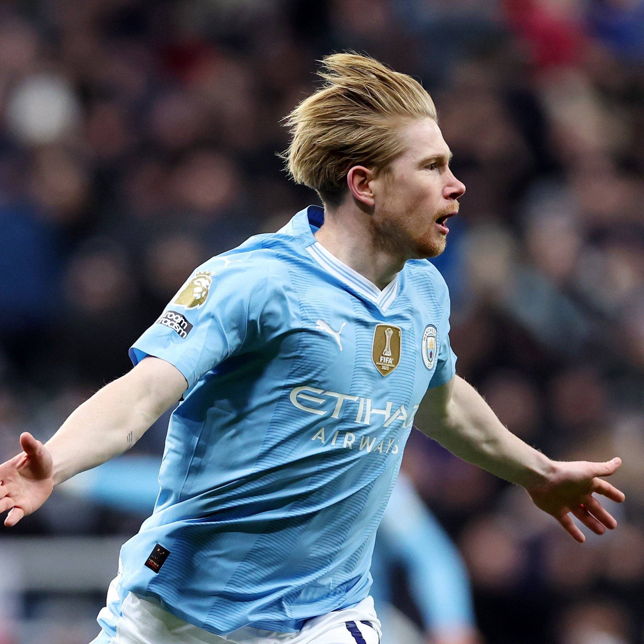 卡马文加宣布在安哥拉开办足球学院：回馈祖国对我的培养（卡马文加在安哥拉设立足球学院，以行动回报祖国栽培）